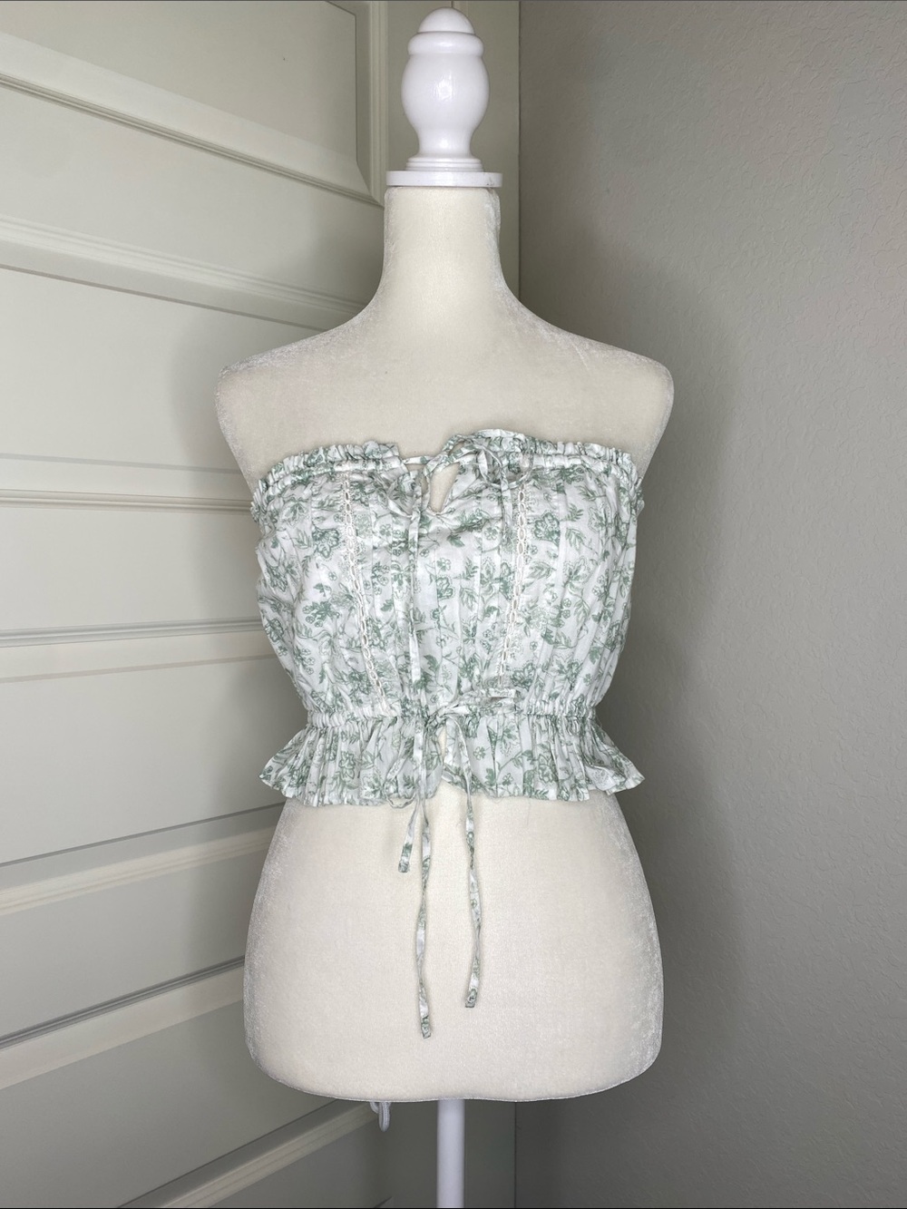 Hollister White & Sage Floral Strapless Smocked Crop Top